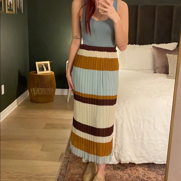 Zara midi length accordion skirt - Picture 1 of 6